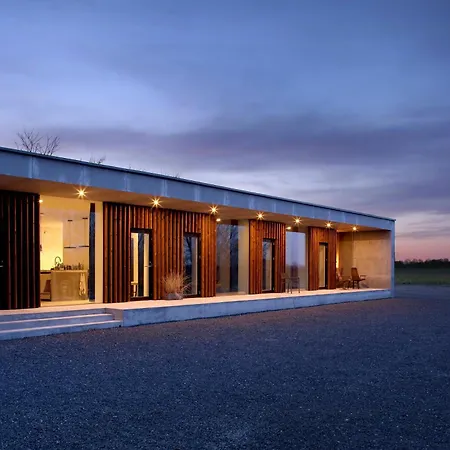 Feriehus Vibe In Architectural Settings