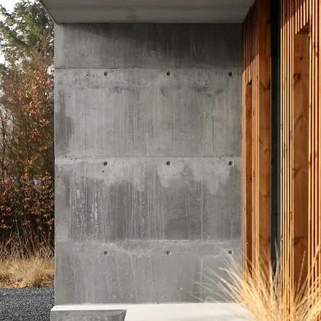 Feriehus Vibe In Architectural Settings